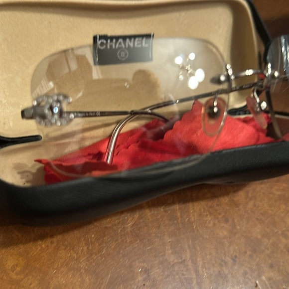Authentic beautiful vintagee Chanel rimless silver tone gradient gray lens - Picture 2 of 12